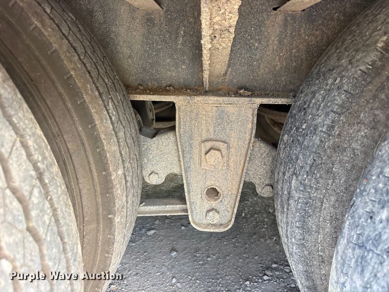 image for item ES8888 1997 Ledwell HT43102 hydraulic tail equipment trailer