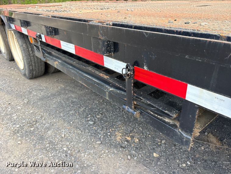 image for item ES8888 1997 Ledwell HT43102 hydraulic tail equipment trailer