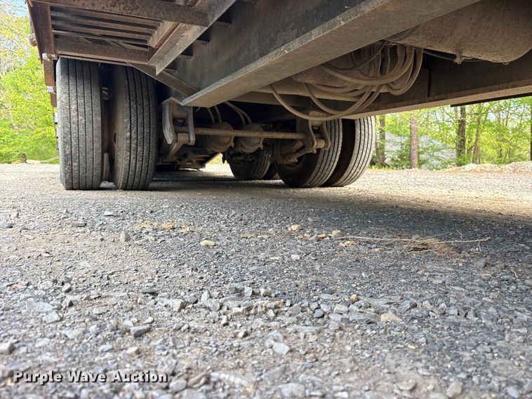 image for item ES8888 1997 Ledwell HT43102 hydraulic tail equipment trailer