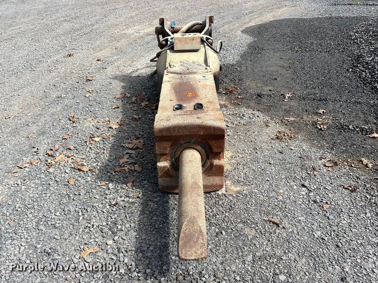 image for item ES8890 2014 Caterpillar H130E S hammer