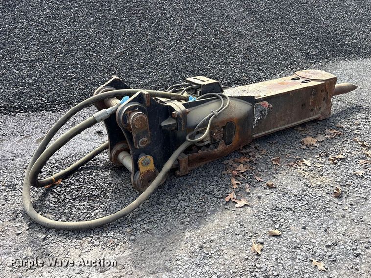 image for item ES8890 2014 Caterpillar H130E S hammer