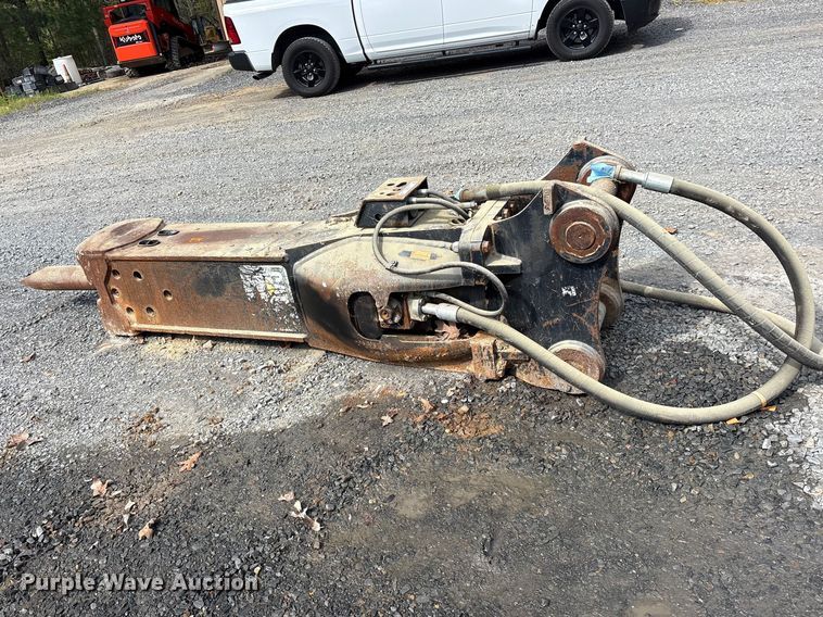 image for item ES8890 2014 Caterpillar H130E S hammer