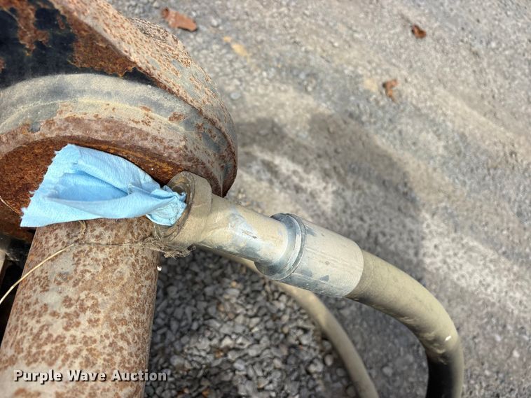 image for item ES8890 2014 Caterpillar H130E S hammer