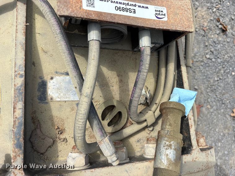 image for item ES8890 2014 Caterpillar H130E S hammer