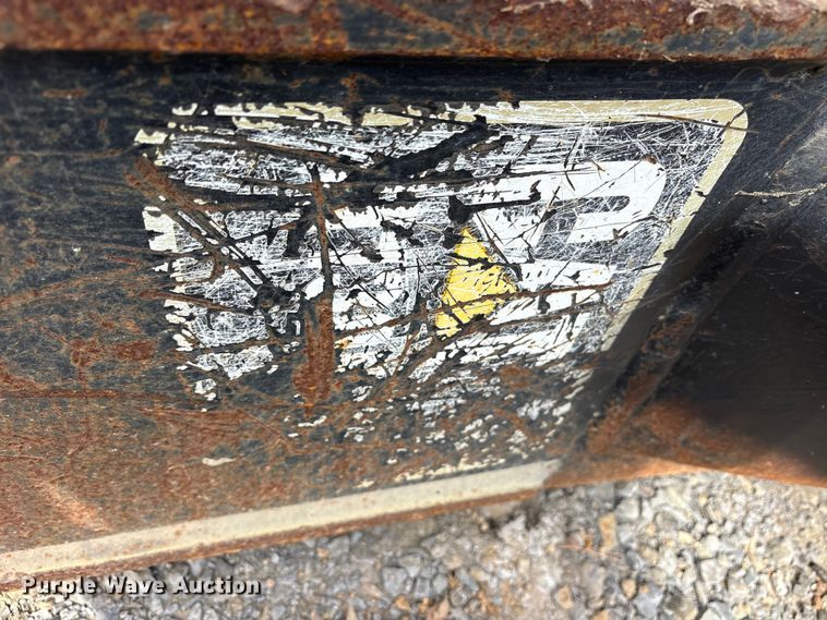 image for item ES8890 2014 Caterpillar H130E S hammer