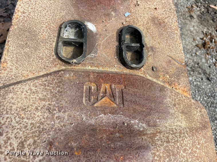 image for item ES8890 2014 Caterpillar H130E S hammer