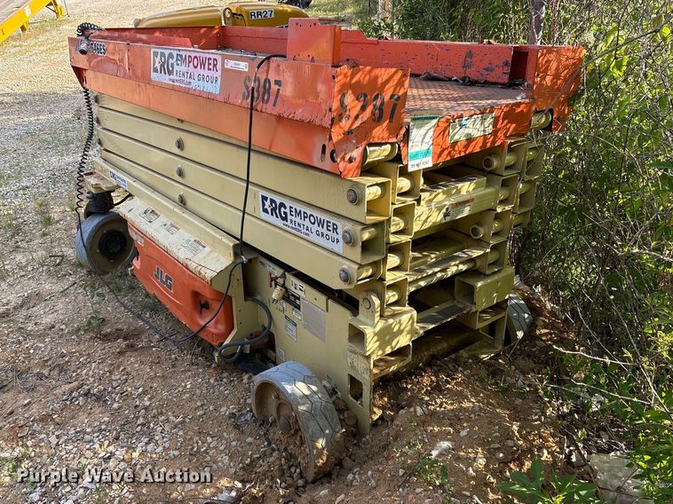 image for item ES8896 2017 JLG 2646ES Scissor lift