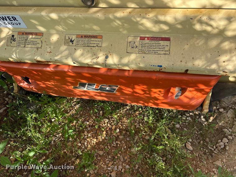 image for item ES8896 2017 JLG 2646ES Scissor lift