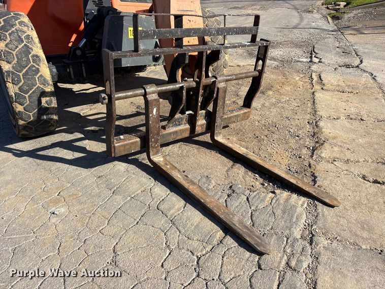 image for item ES8899 2012 JLG G6-42A telehandler