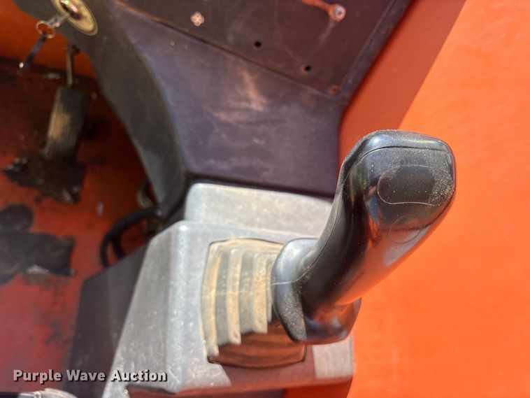 image for item ES8899 2012 JLG G6-42A telehandler