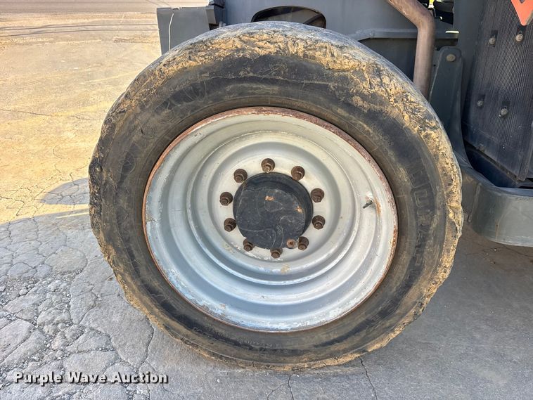 image for item ES8899 2012 JLG G6-42A telehandler