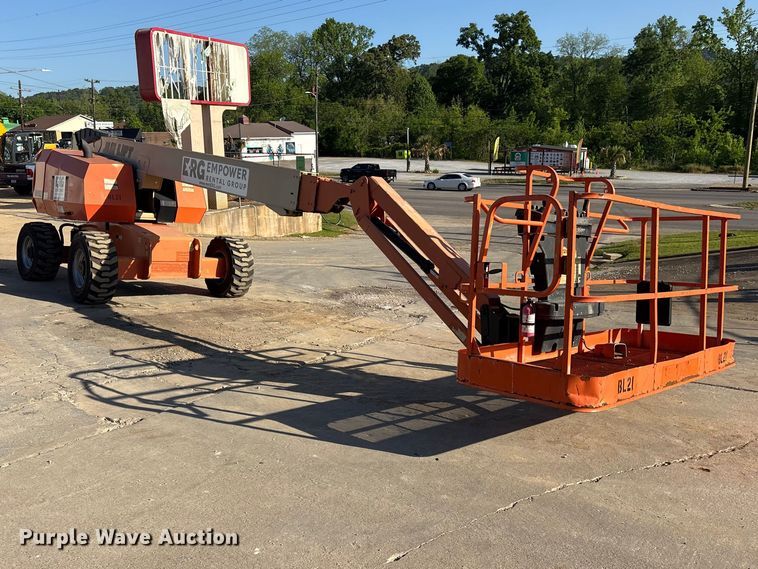 image for item ES8900 2006 JLG 660SJ boom lift