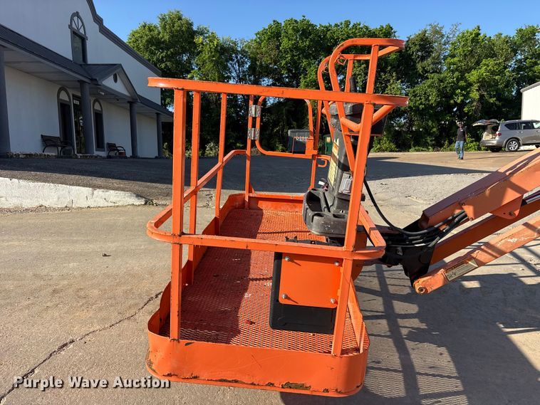 image for item ES8900 2006 JLG 660SJ boom lift