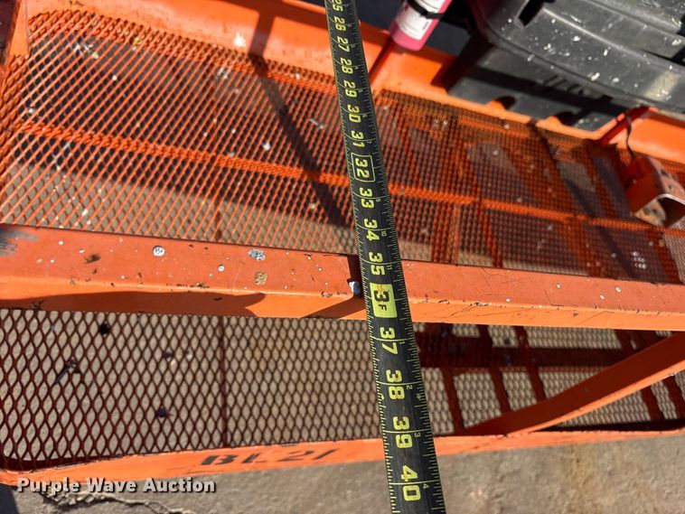 image for item ES8900 2006 JLG 660SJ boom lift