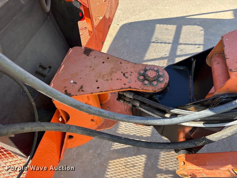 image for item ES8900 2006 JLG 660SJ boom lift