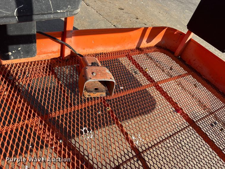 image for item ES8900 2006 JLG 660SJ boom lift
