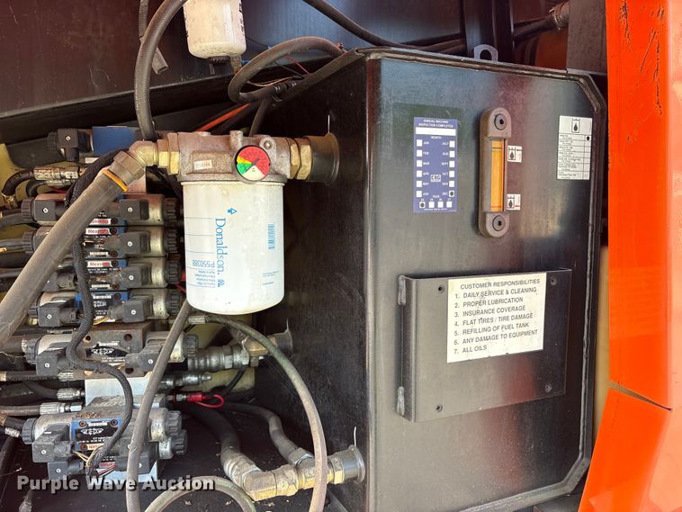 image for item ES8900 2006 JLG 660SJ boom lift