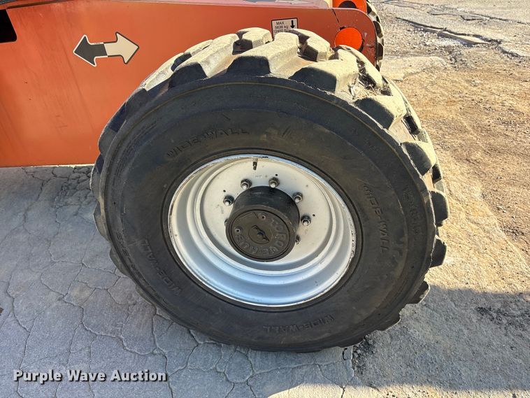 image for item ES8900 2006 JLG 660SJ boom lift