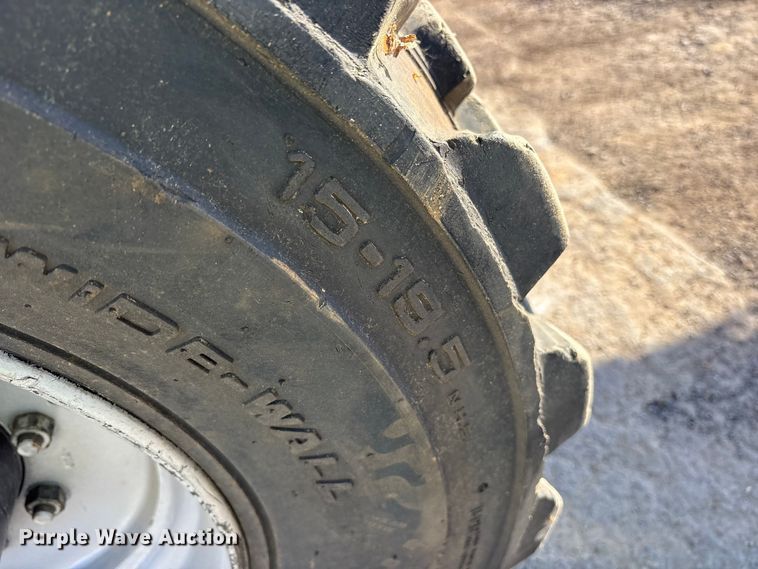 image for item ES8900 2006 JLG 660SJ boom lift