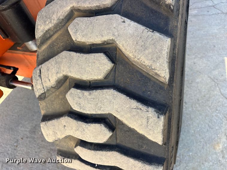 image for item ES8900 2006 JLG 660SJ boom lift