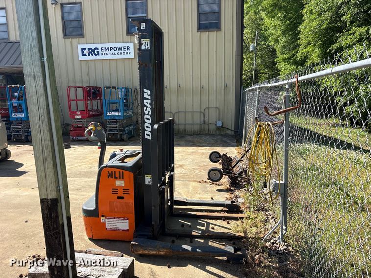 image for item ES8901 Doosan BWS17S-7 pallet stacker