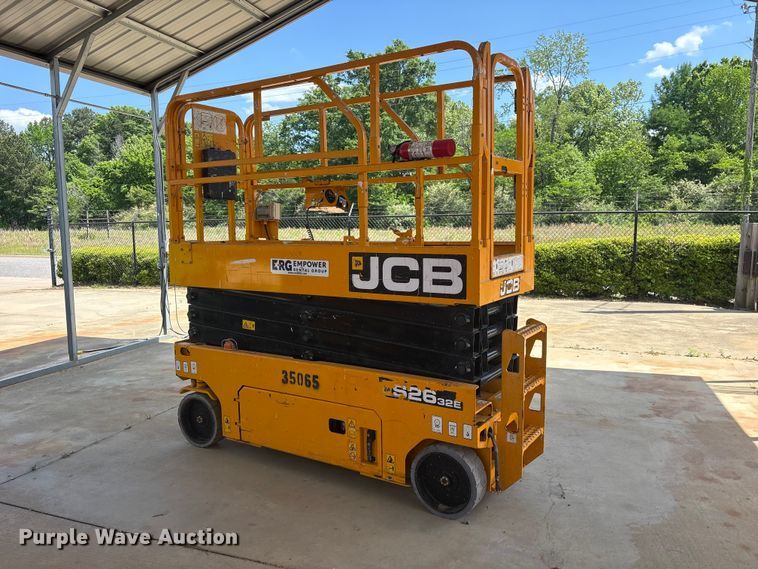 image for item ES8903 2017 JCB S2632E scissor lift