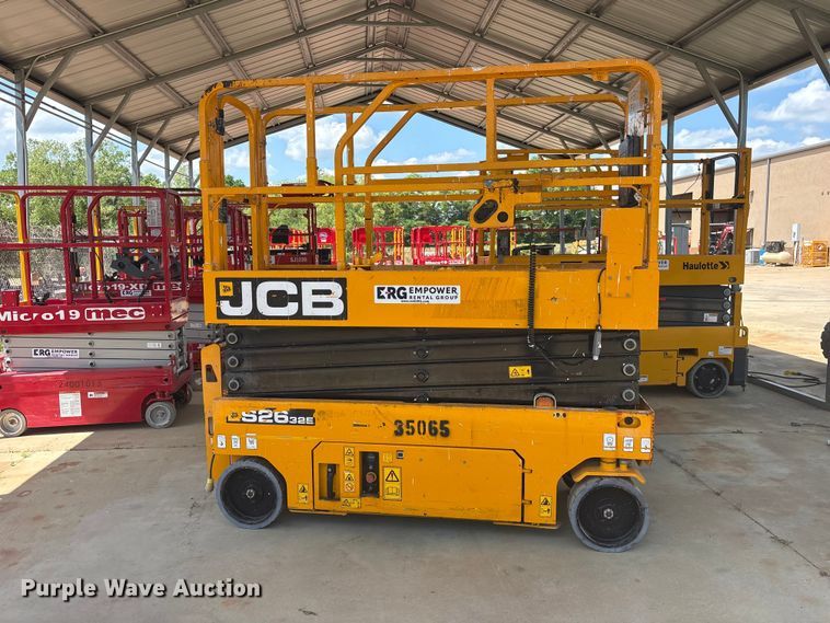image for item ES8903 2017 JCB S2632E scissor lift
