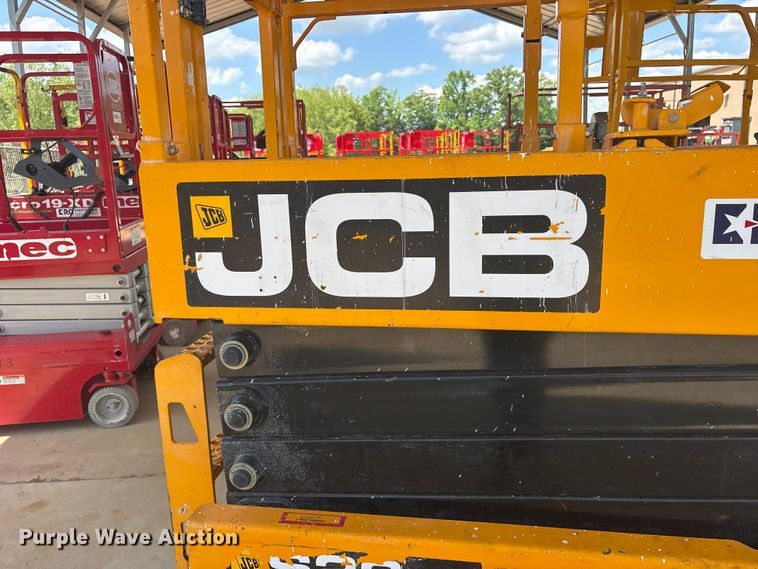 image for item ES8903 2017 JCB S2632E scissor lift