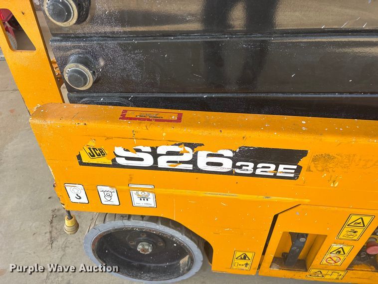 image for item ES8903 2017 JCB S2632E scissor lift