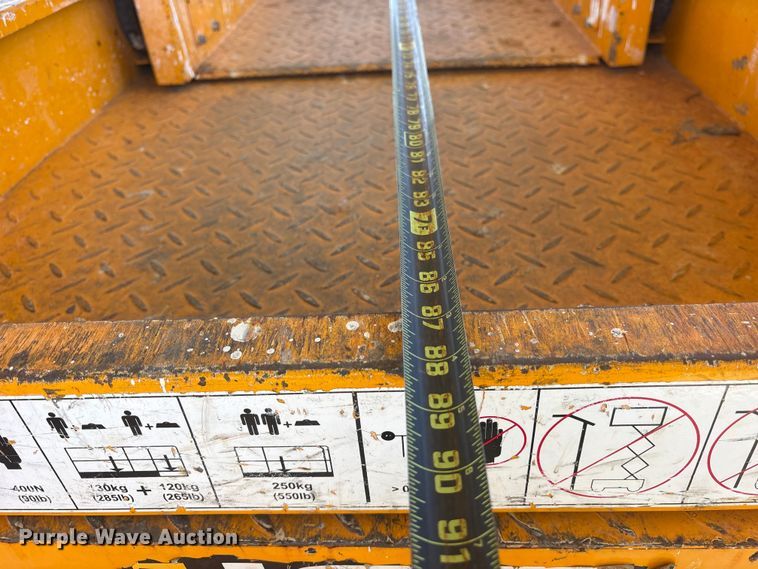 image for item ES8903 2017 JCB S2632E scissor lift