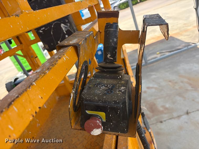 image for item ES8903 2017 JCB S2632E scissor lift