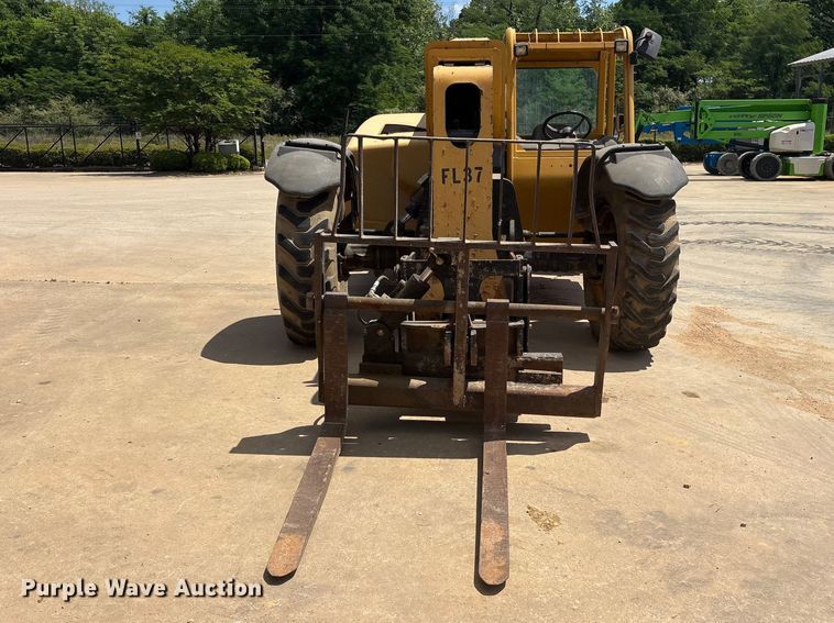 image for item ES8904 2011 Caterpillar TL642 telehandler