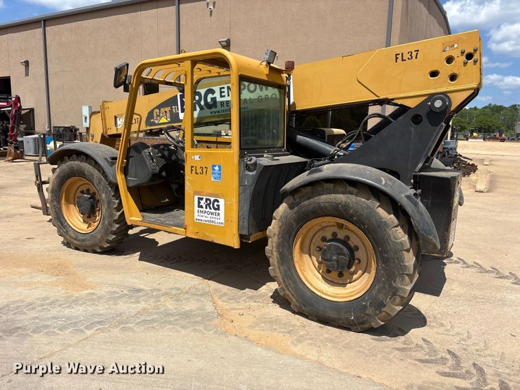 image for item ES8904 2011 Caterpillar TL642 telehandler