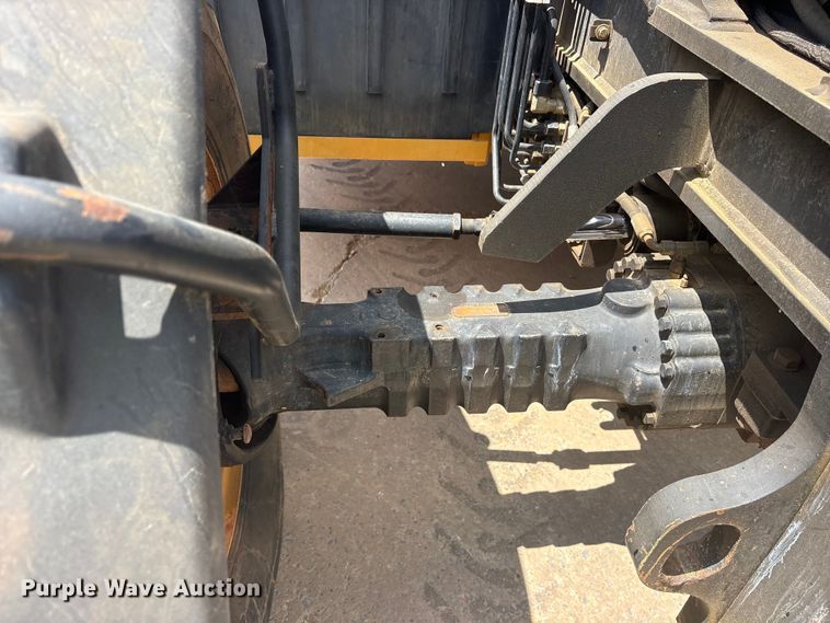 image for item ES8904 2011 Caterpillar TL642 telehandler