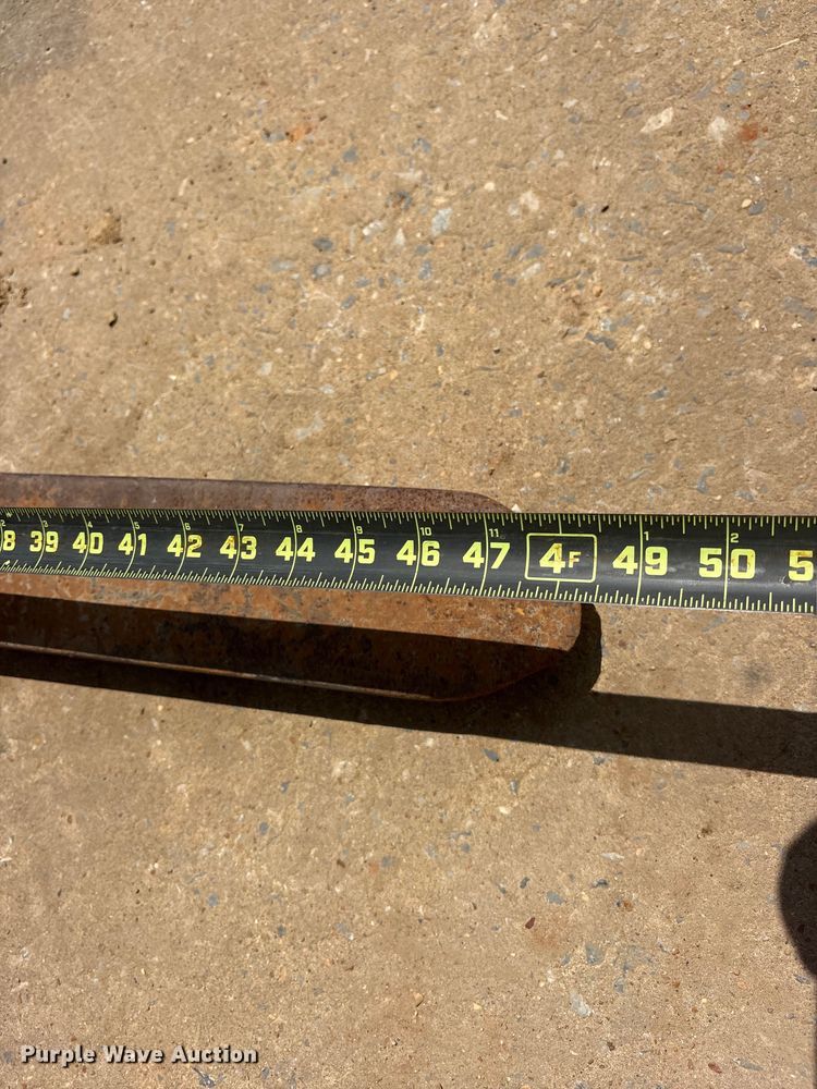 image for item ES8904 2011 Caterpillar TL642 telehandler