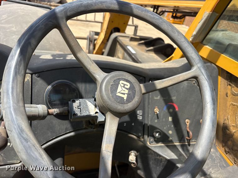 image for item ES8904 2011 Caterpillar TL642 telehandler