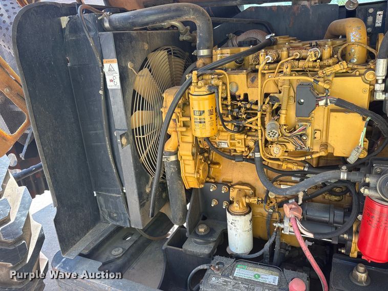 image for item ES8904 2011 Caterpillar TL642 telehandler