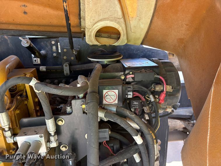 image for item ES8904 2011 Caterpillar TL642 telehandler