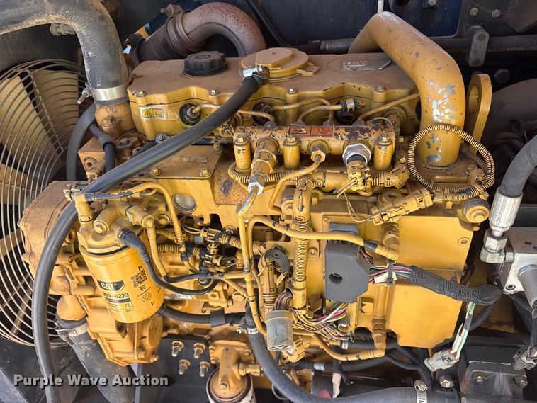 image for item ES8904 2011 Caterpillar TL642 telehandler