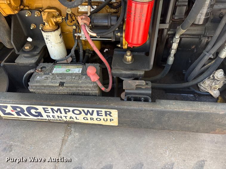 image for item ES8904 2011 Caterpillar TL642 telehandler