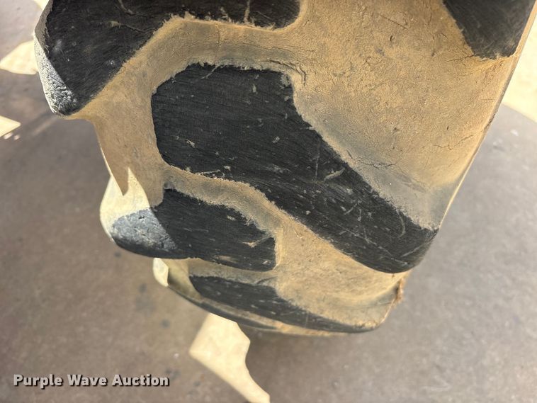 image for item ES8904 2011 Caterpillar TL642 telehandler