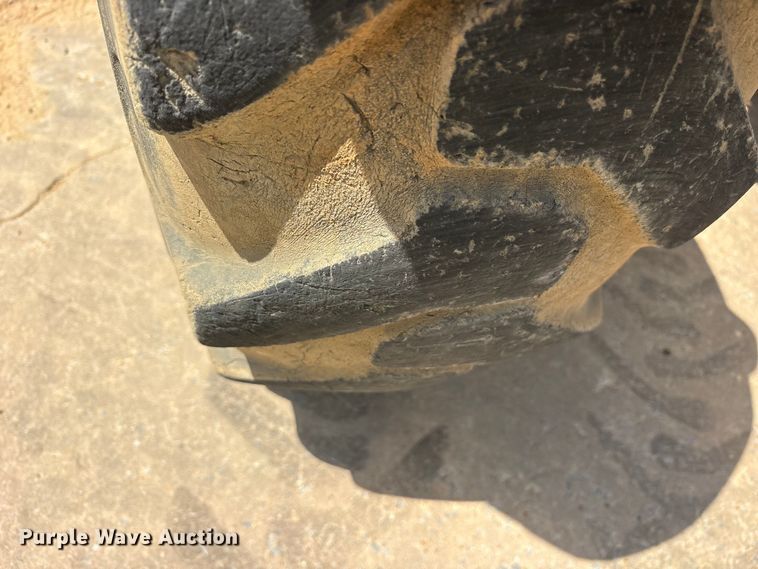 image for item ES8904 2011 Caterpillar TL642 telehandler