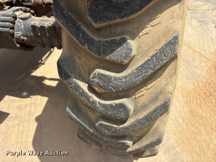 image for item ES8904 2011 Caterpillar TL642 telehandler