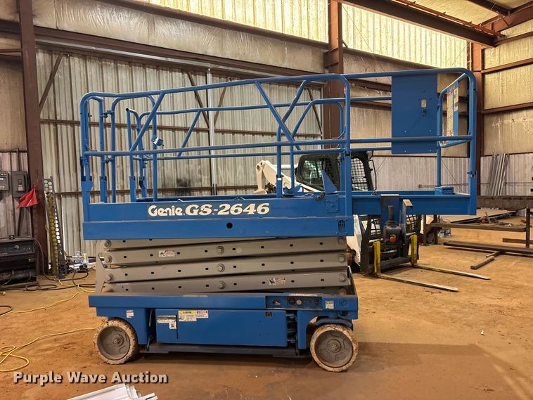 image for item ES8909 1999 Genie GS-2646 scissor lift