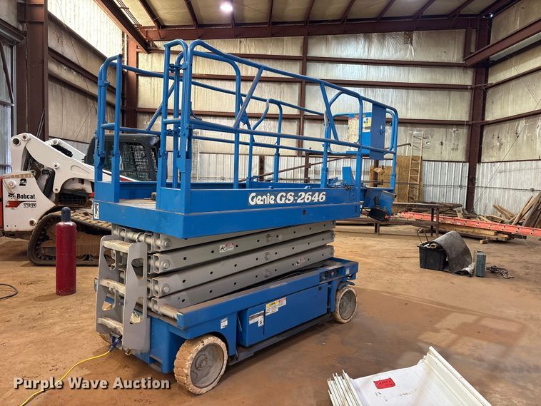 image for item ES8909 1999 Genie GS-2646 scissor lift