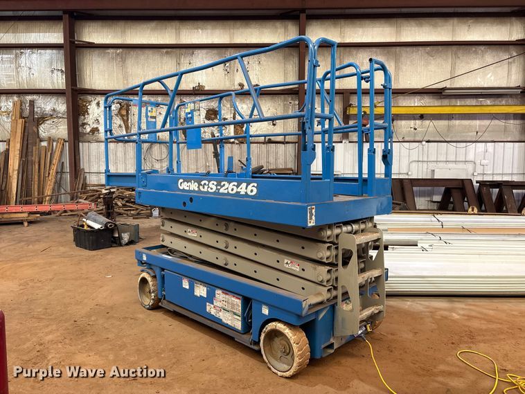 image for item ES8909 1999 Genie GS-2646 scissor lift