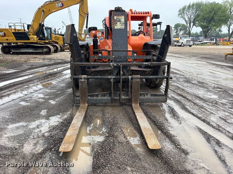 image for item ES8922 2017 JLG Skytrak 10054 telehandler