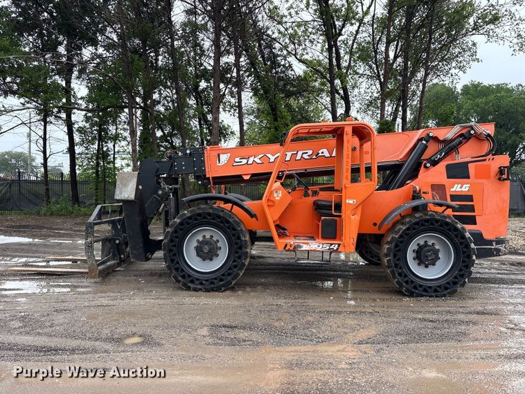 image for item ES8922 2017 JLG Skytrak 10054 telehandler