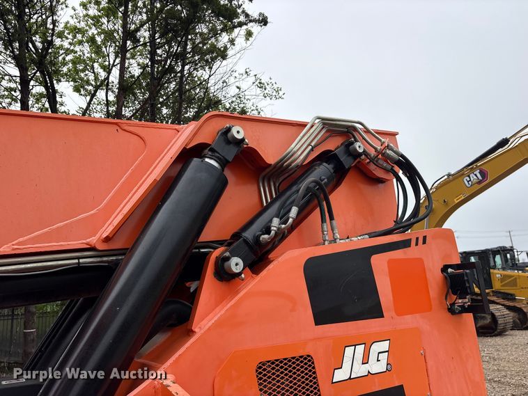 image for item ES8922 2017 JLG Skytrak 10054 telehandler