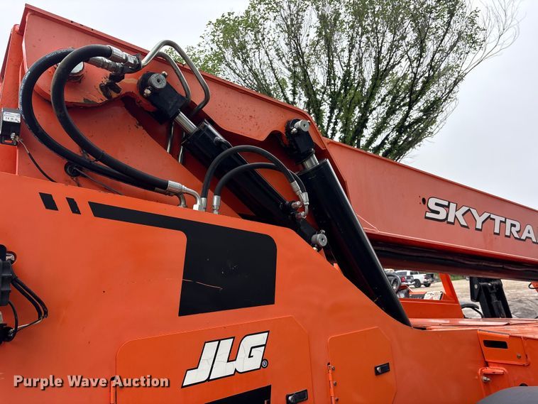 image for item ES8922 2017 JLG Skytrak 10054 telehandler